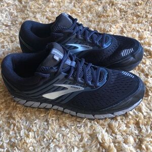 Brooks Beast 18 Shoes Men size 11.5 Athletic Cushion Support Running trainers